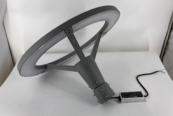 Luz de patio 3000K 50W Resistente a altas temperaturas, a prueba de polvo e impermeable. Usada en calles